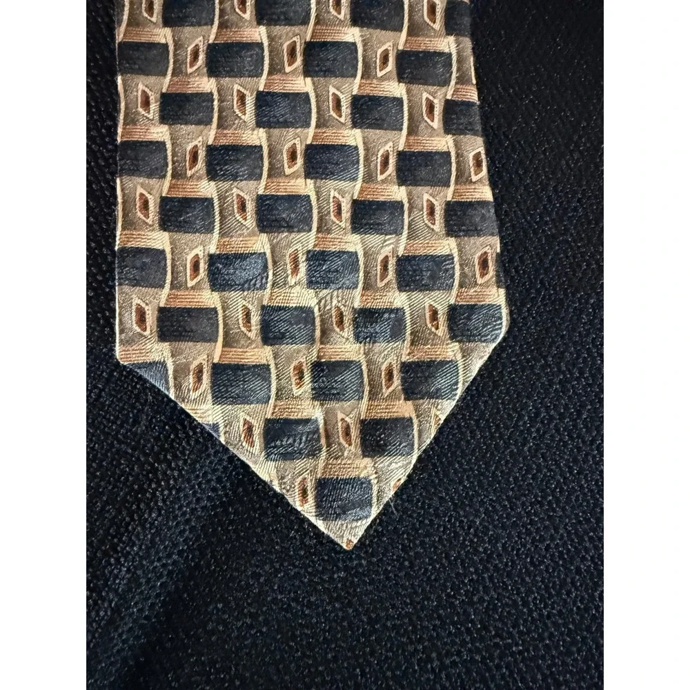 Hathaway Mens Silk Tie Geometric Basketweave Gold and Black Hand Made USA